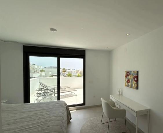 Piso en avenida Costa Blanca