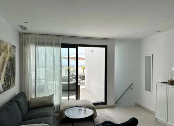 Piso en avenida Costa Blanca