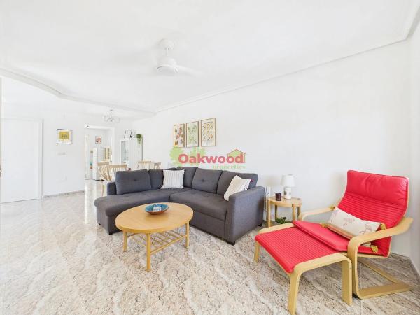 Chalet pareado en avenida de las Hierbas