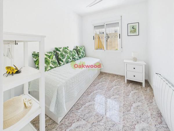 Chalet pareado en avenida de las Hierbas