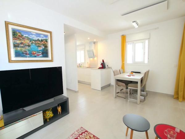 Casa independiente en calle Luis Buñuel