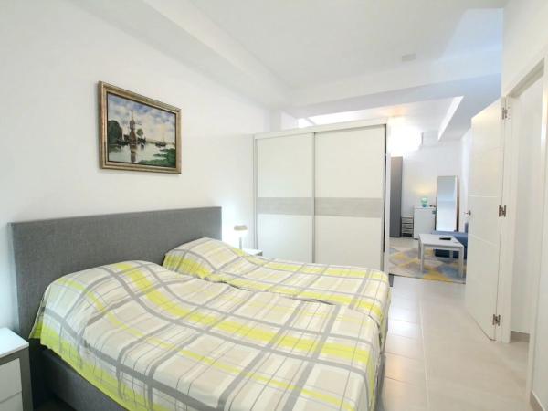 Casa independiente en calle Luis Buñuel