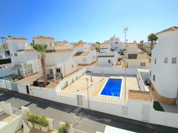 Casa independiente en calle Luis Buñuel