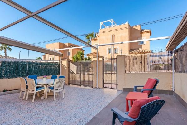 Chalet pareado en calle del Sur