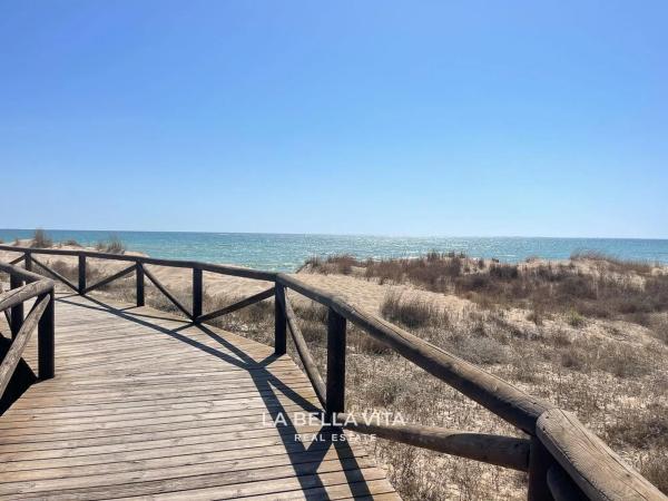 Casa independiente en Urbanizacion la Marina, 1