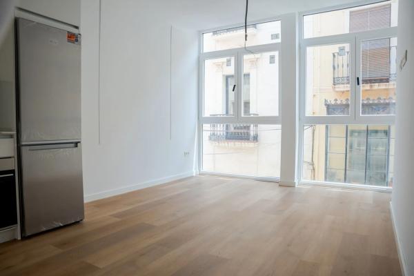 Piso en venta en Calle Ramón Albarrán, 3