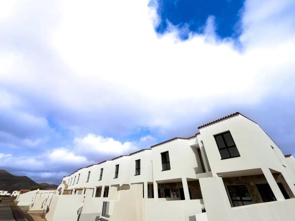 Chalet adosado en venta en calle La Orilla, 30