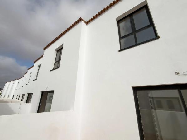 Chalet adosado en venta en calle La Orilla, 30