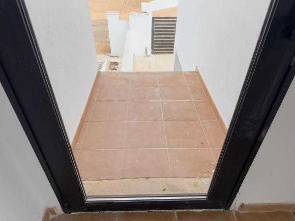 Chalet adosado en venta en calle La Orilla, 30