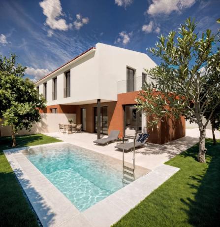 Chalet adosado en venta en calle Violant d'Hongria, 29