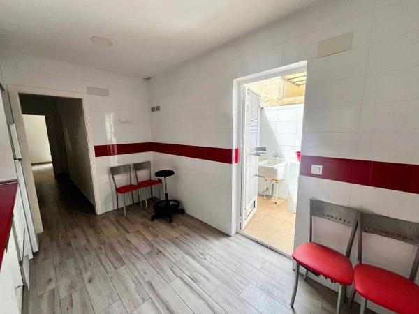 Chalet adosado en calle Larramendi