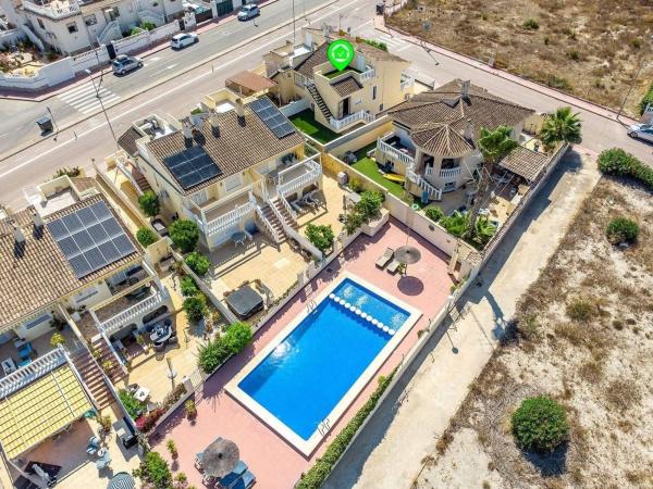 Chalet adosado en calle sierra de alcazar