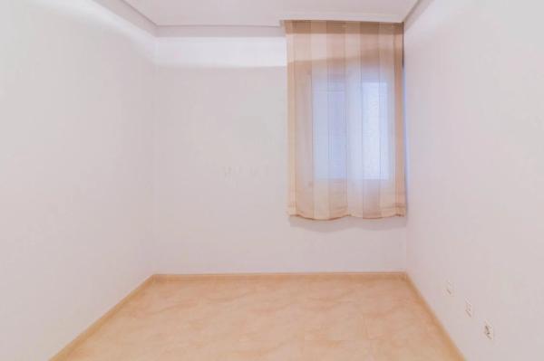 Piso en calle Dolores Baeza Gil