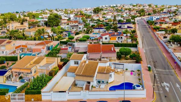 Casa independiente en calle Pintores