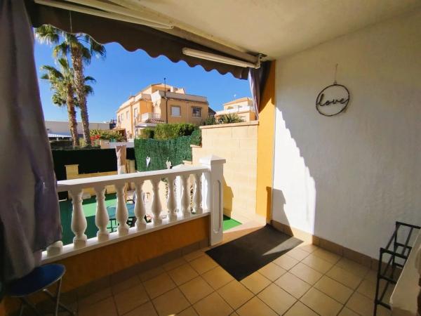 Chalet pareado en calle Cangas