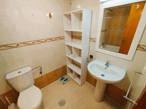 Chalet pareado en calle Cangas