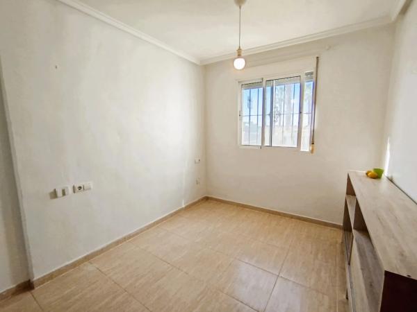 Chalet pareado en calle Cangas