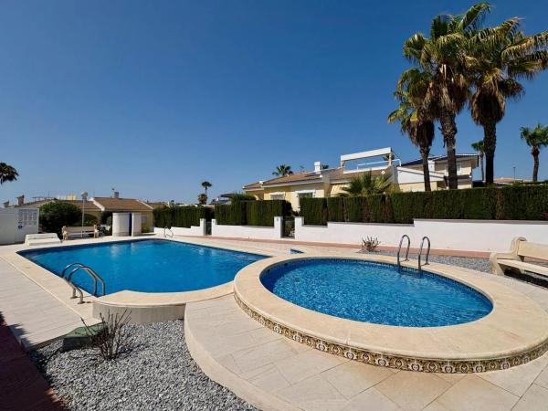 Casa independiente en calle Romeria s/n