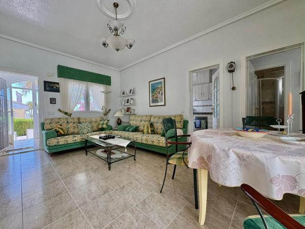 Casa independiente en calle Romeria s/n