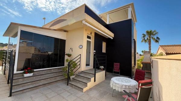 Casa independiente en calle Rio Deva, 134