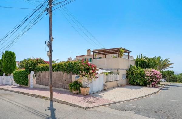 Chalet en calle Costa de la Luz, 2