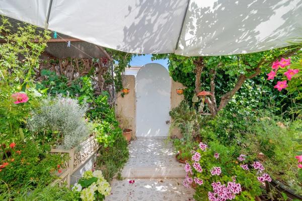 Chalet en calle Costa de la Luz, 2