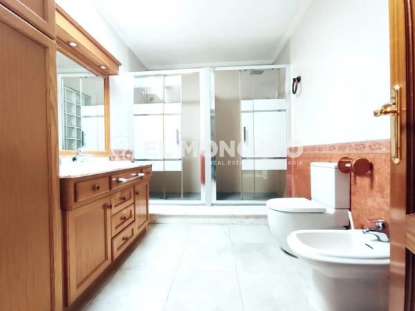 Casa independiente en avenida de Madrid