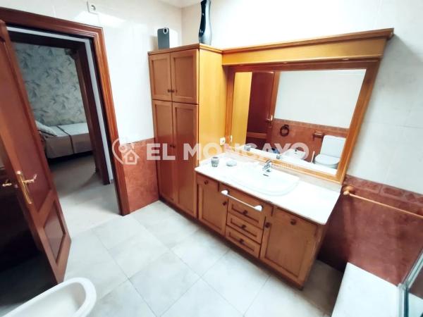 Casa independiente en avenida de Madrid