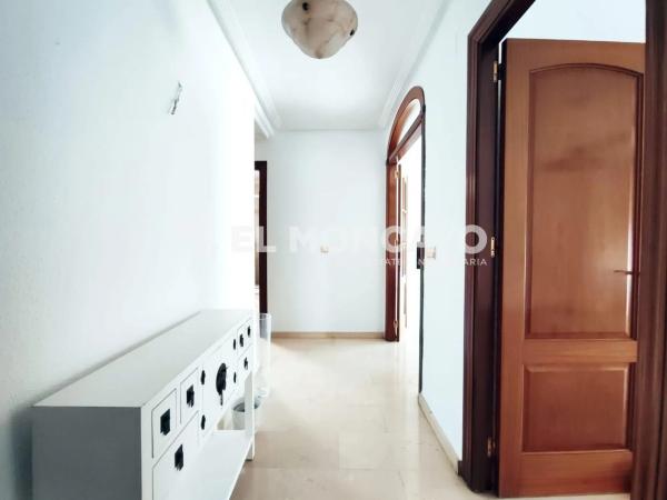 Casa independiente en avenida de Madrid