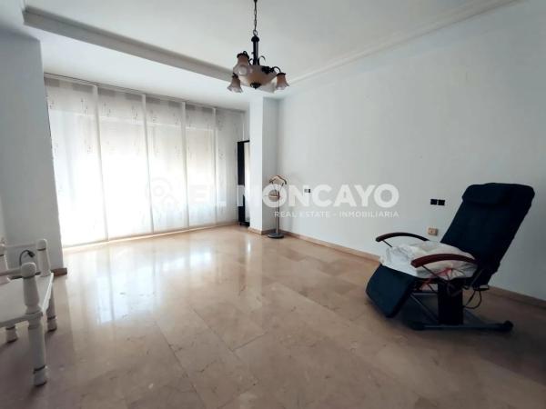 Casa independiente en avenida de Madrid