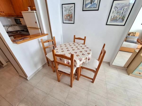 Piso en calle Pintor Antonio López, 4