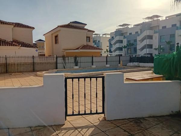 Casa independiente en avenida el Ras Gran