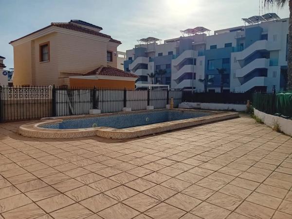 Casa independiente en avenida el Ras Gran