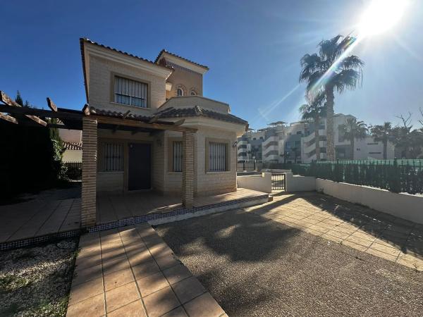 Casa independiente en avenida el Ras Gran, 83