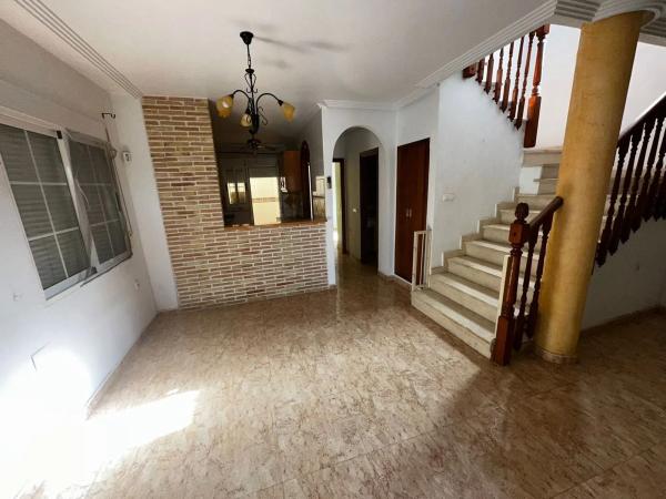 Casa independiente en avenida el Ras Gran, 83