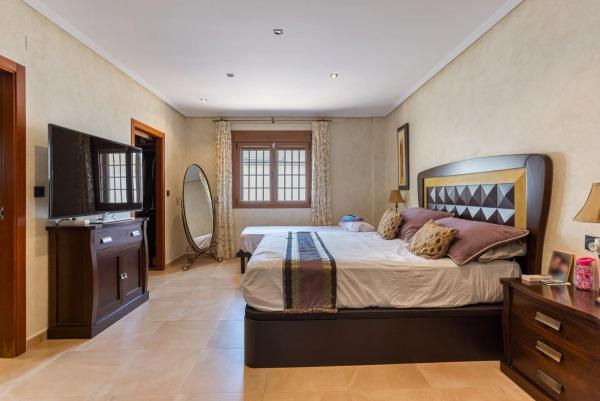 Chalet en Los Montesinos