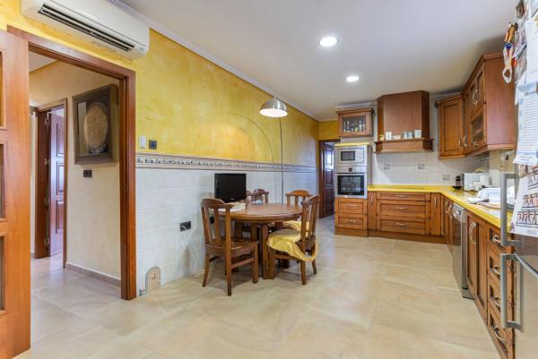 Chalet en Los Montesinos