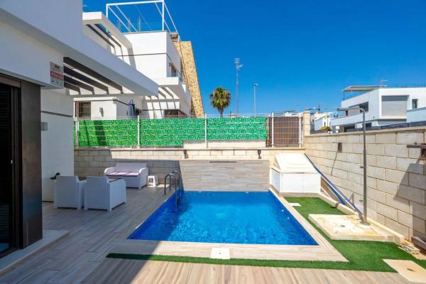 Chalet adosado en calle Navia