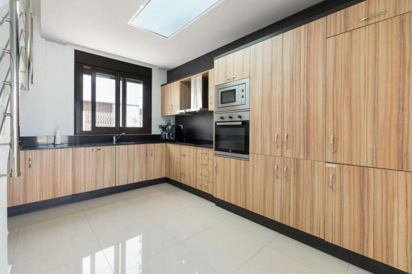 Chalet adosado en calle Navia