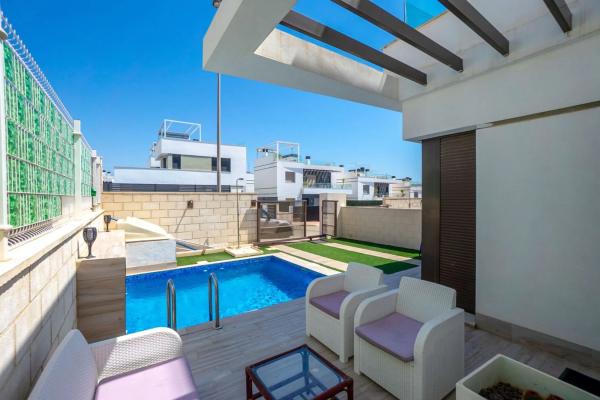 Chalet adosado en calle Navia