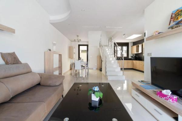 Chalet adosado en calle Navia