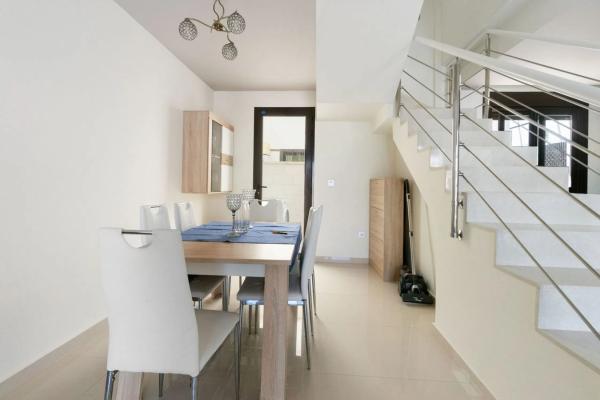 Chalet adosado en calle Navia