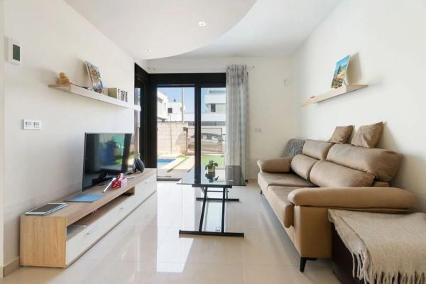 Chalet adosado en calle Navia