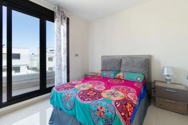 Chalet adosado en calle Navia