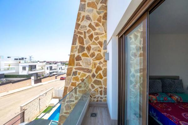 Chalet adosado en calle Navia