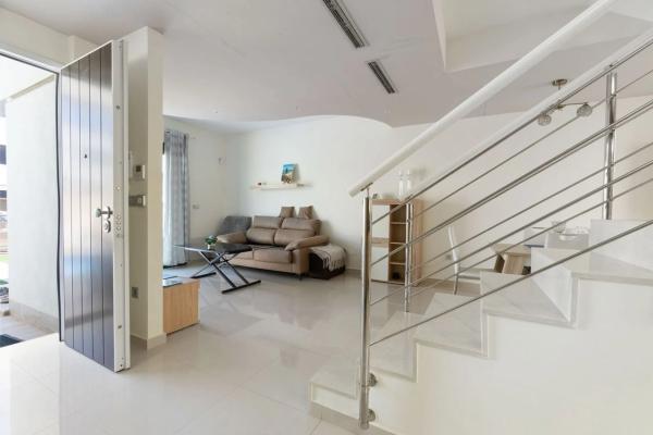 Chalet adosado en calle Navia