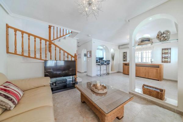 Chalet pareado en calle Alambre