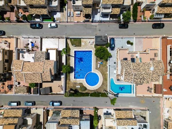 Chalet pareado en calle Alambre