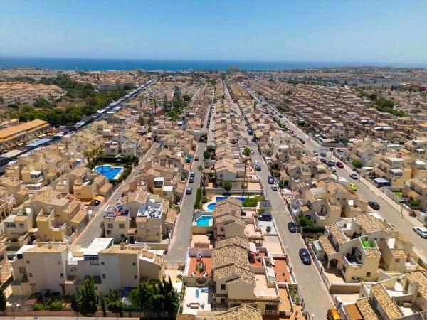 Chalet pareado en calle Alambre