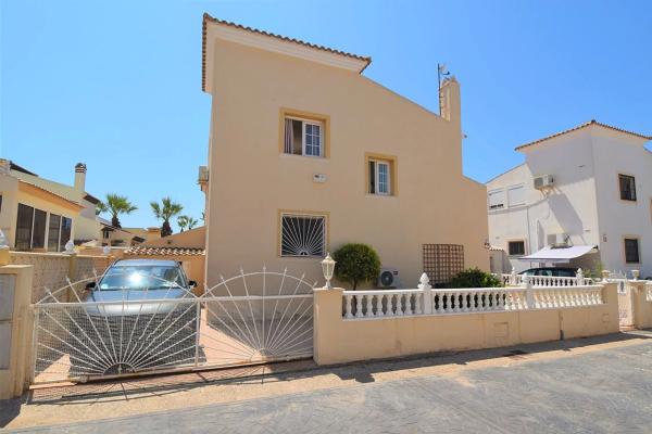 Casa independiente en calle Niágara